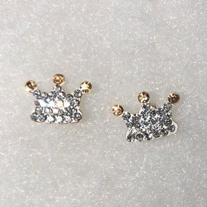 Rhinestone stud crown earrings
